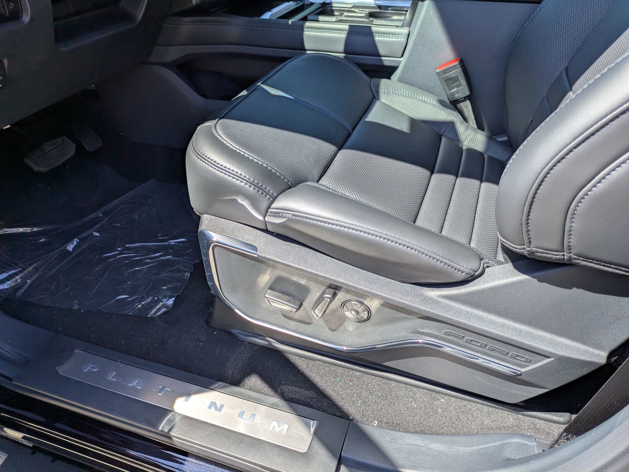 New 2026 Ford F250 Platinum w/ Tremor Off-Road Package image 14
