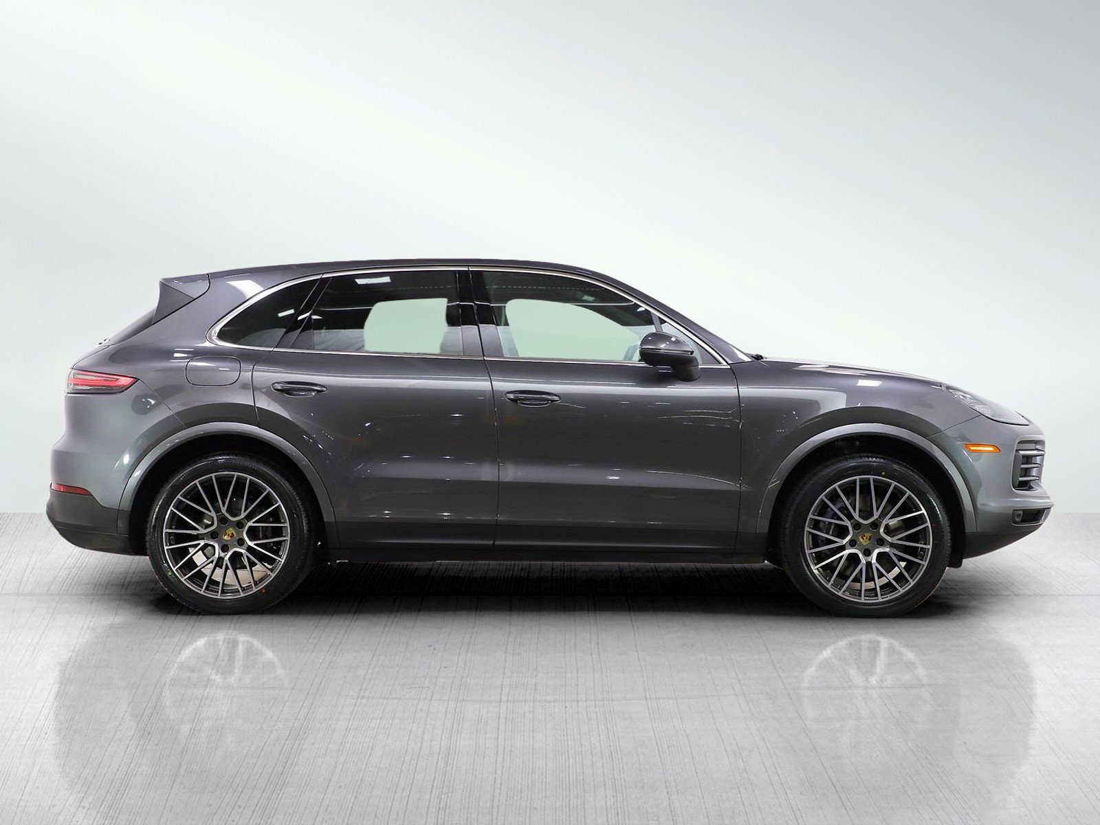 Used 2021 Porsche Cayenne w/ Premium Package Plus AWD/4WD image 8
