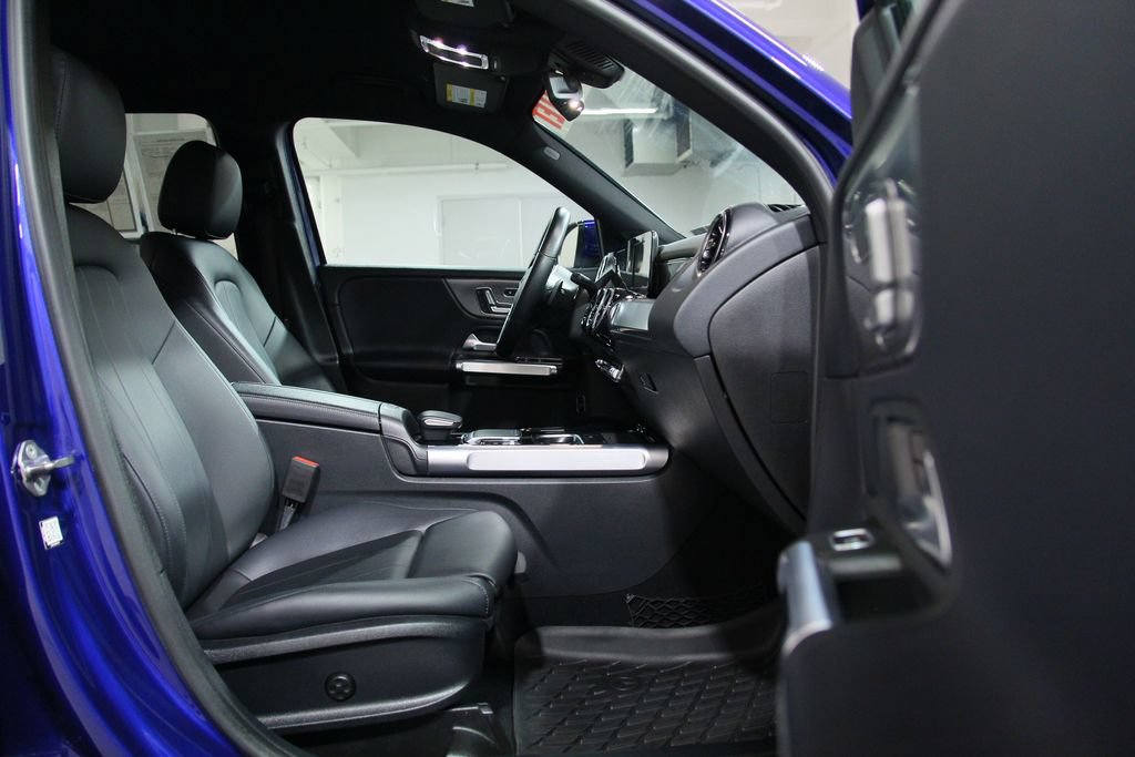 Certified 2020 Mercedes-Benz GLB 250 4MATIC image 21