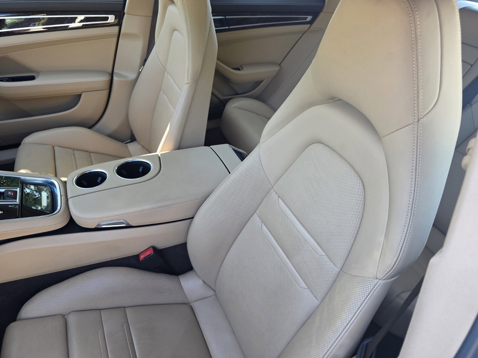Used 2022 Porsche Panamera 4 E-Hybrid AWD/4WD image 11