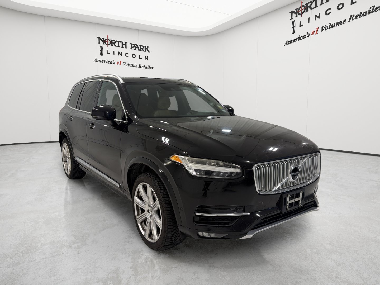 Used 2017 Volvo XC90 T6 Inscription w/ Vision Package AWD/4WD image 7