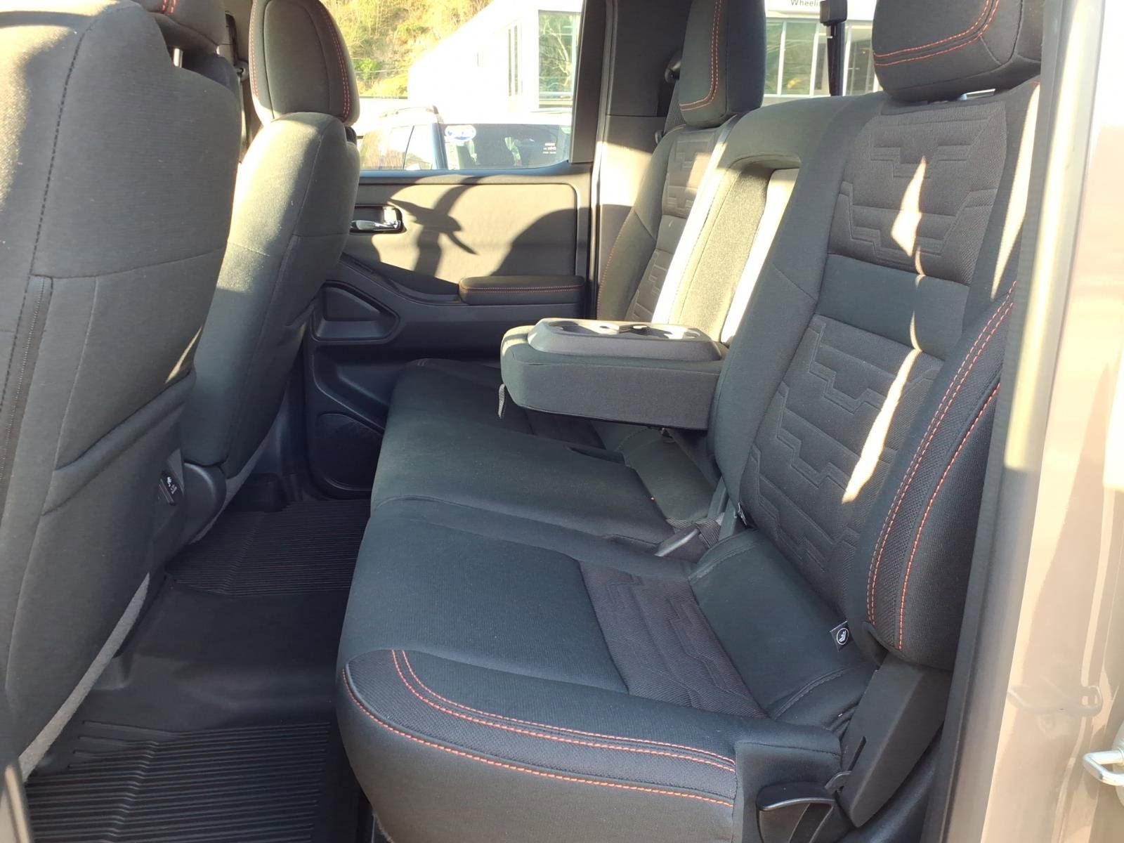 Used 2022 Nissan Frontier PRO-4X image 9