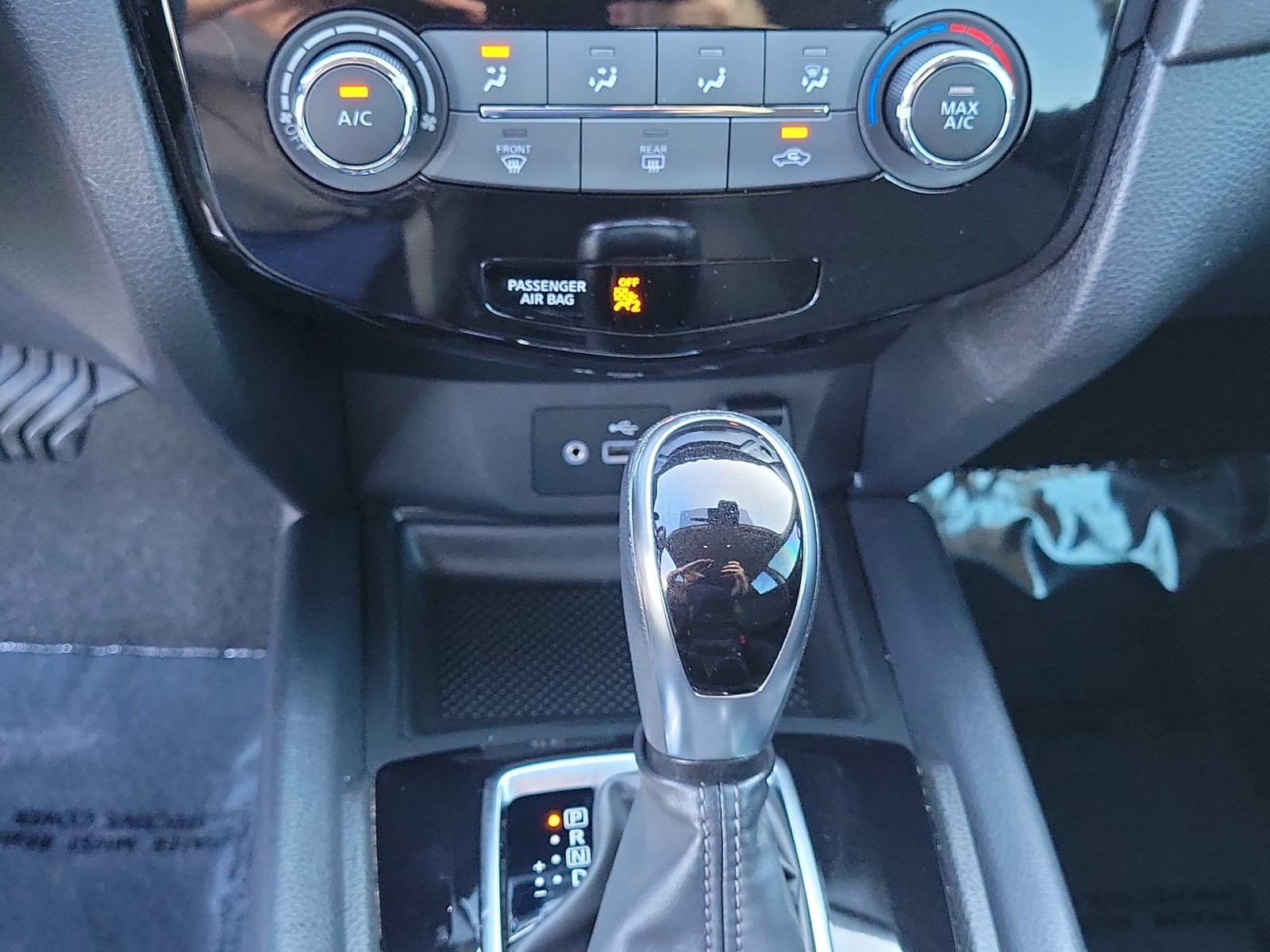 Used 2020 Nissan Rogue S w/ Special Edition Package FWD image 22