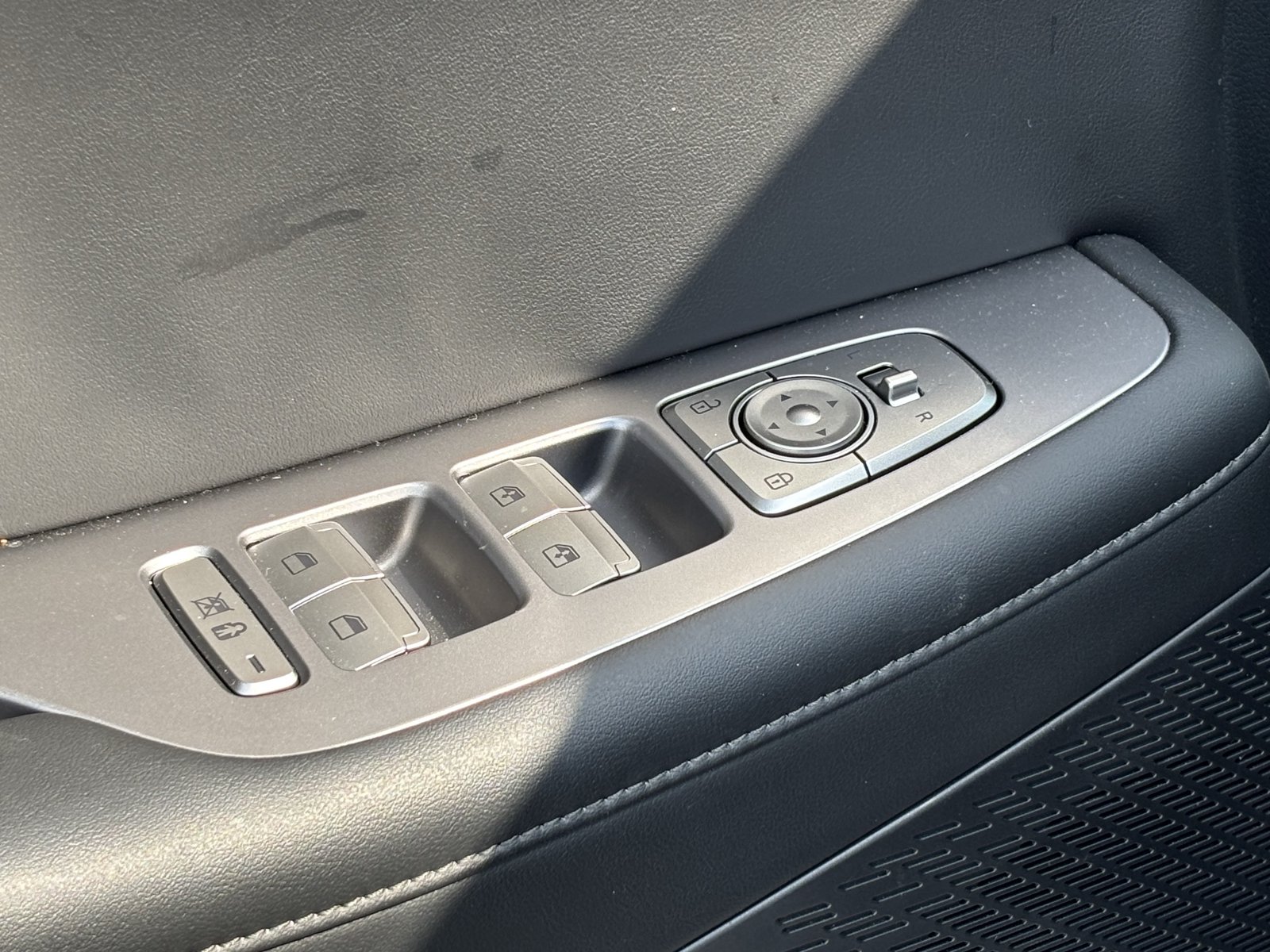 Used 2025 Hyundai Palisade SEL FWD image 14