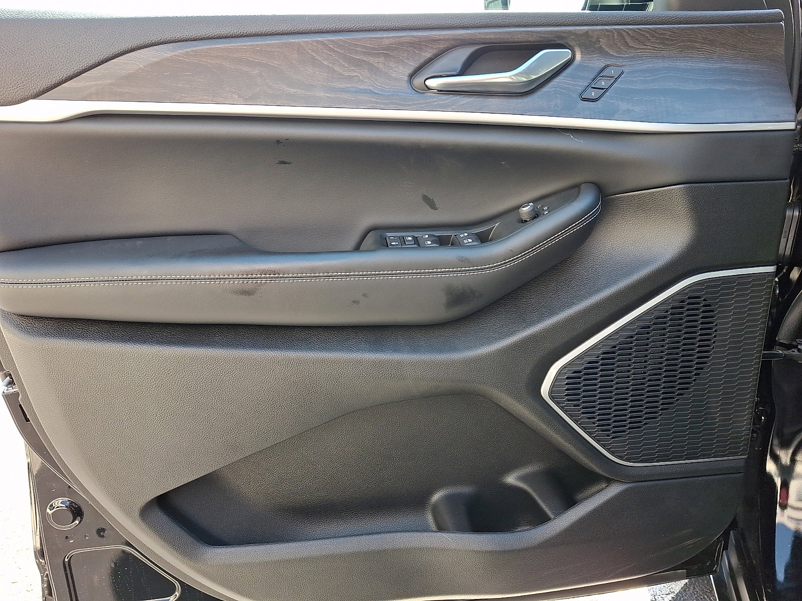 New 2026 Jeep Grand Cherokee Limited w/ Trailer Tow Package image 8