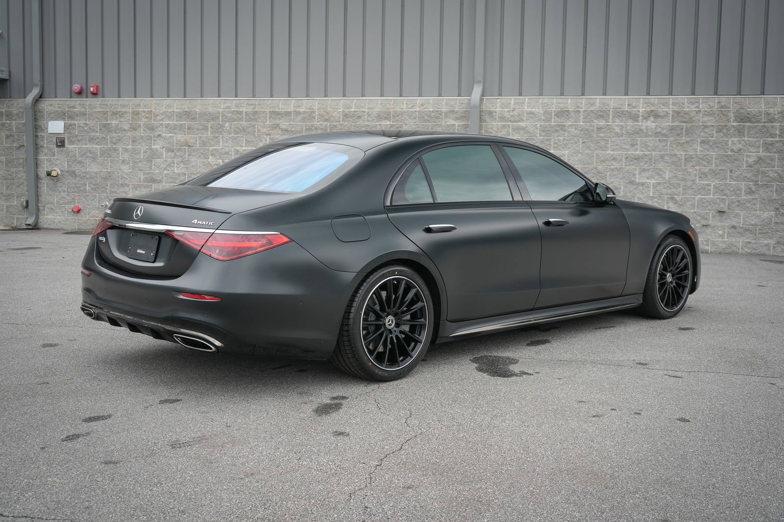 Used 2023 Mercedes-Benz S 580e 4MATIC Sedan w/ AMG Line image 19