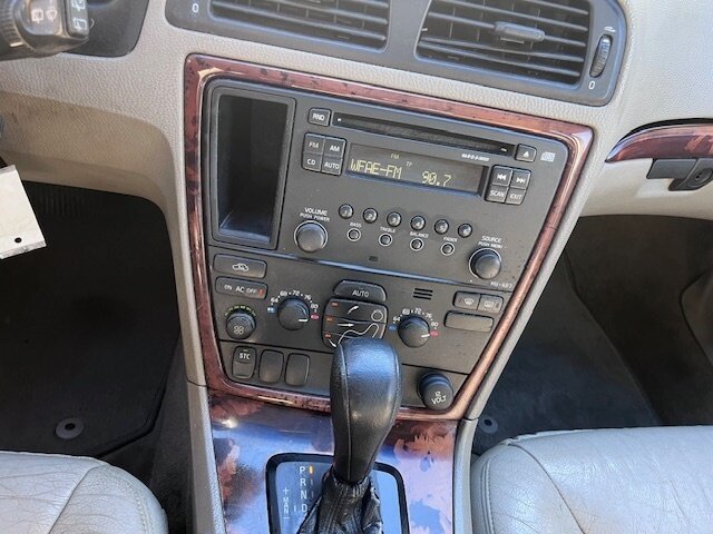 Used 2006 Volvo V70 2.5T FWD image 26