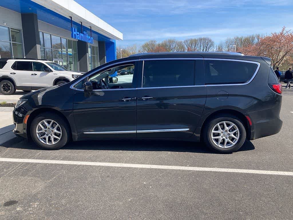 Used 2020 Chrysler Pacifica Touring-L FWD image 11