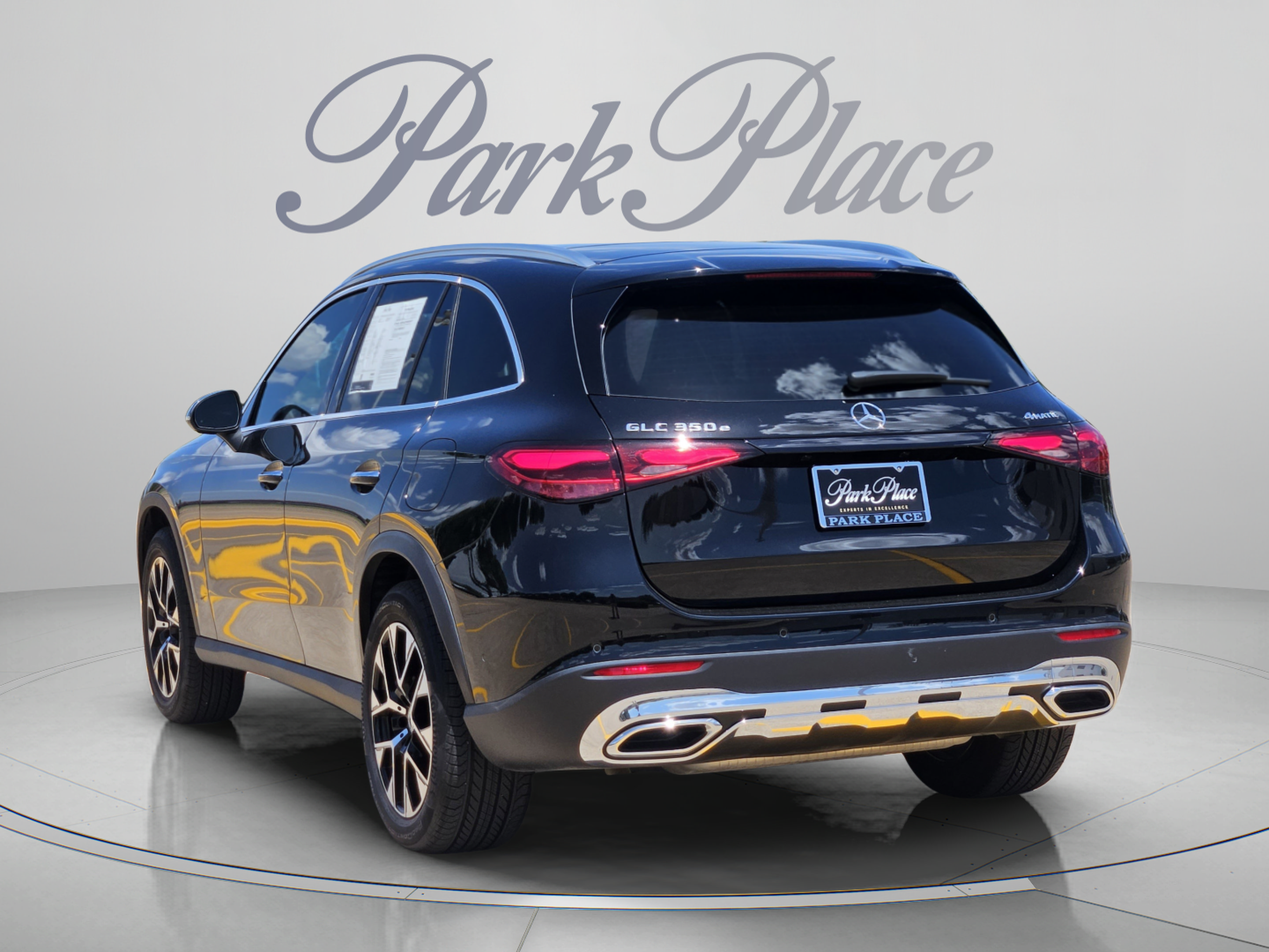 Certified 2026 Mercedes-Benz GLC 350e 4MATIC image 3