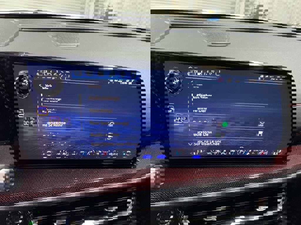 New 2026 Chevrolet Traverse RS w/ LPO, Floor Liner Package image 31