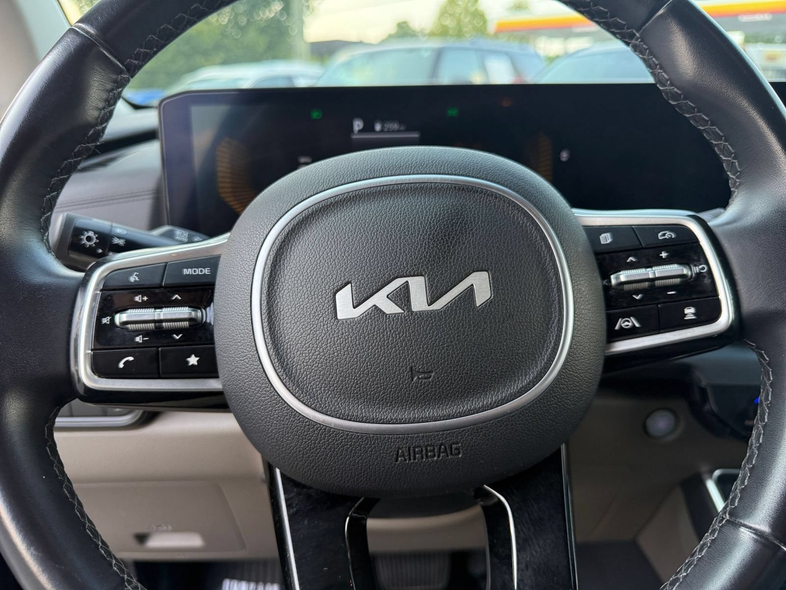 Used 2026 Kia Carnival FWD image 29