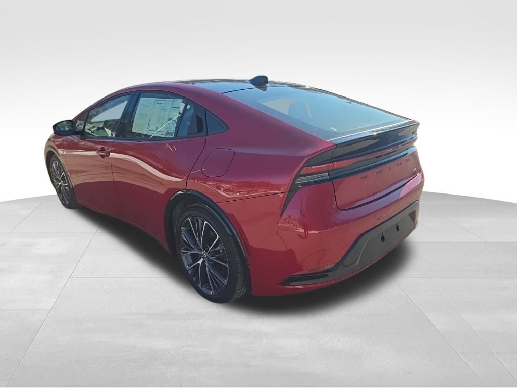 Used 2024 Toyota Prius XLE image 7