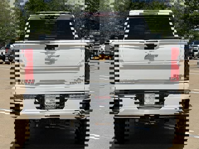 Used 2024 Chevrolet Silverado 2500 High Country w/ High Country Premium Package AWD/4WD image 5