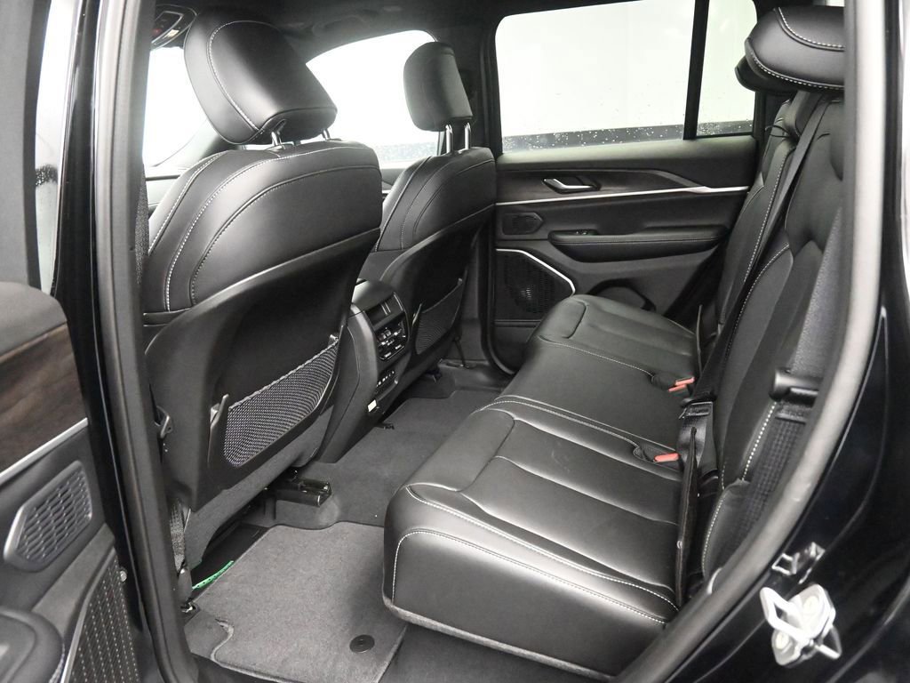 New 2026 Jeep Grand Cherokee Limited w/ Limited Altitude Package image 11