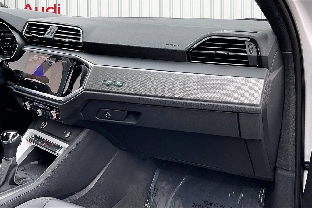 Used 2025 Audi Q3 2.0T Premium w/ Convenience Package image 26