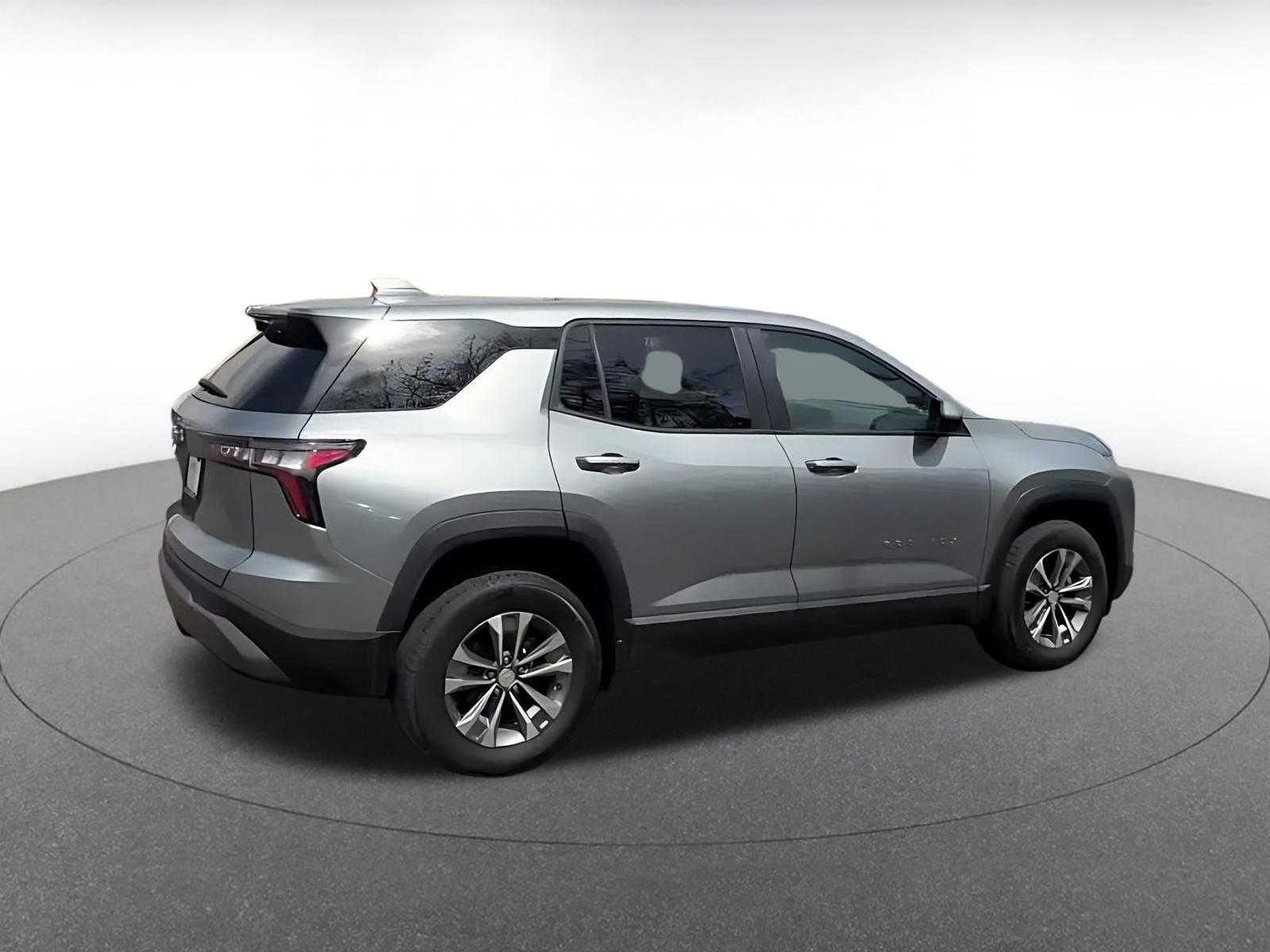 Used 2025 Chevrolet Equinox LT AWD/4WD image 12