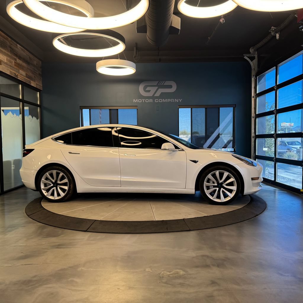 Used 2020 Tesla Model 3 Performance AWD/4WD image 2