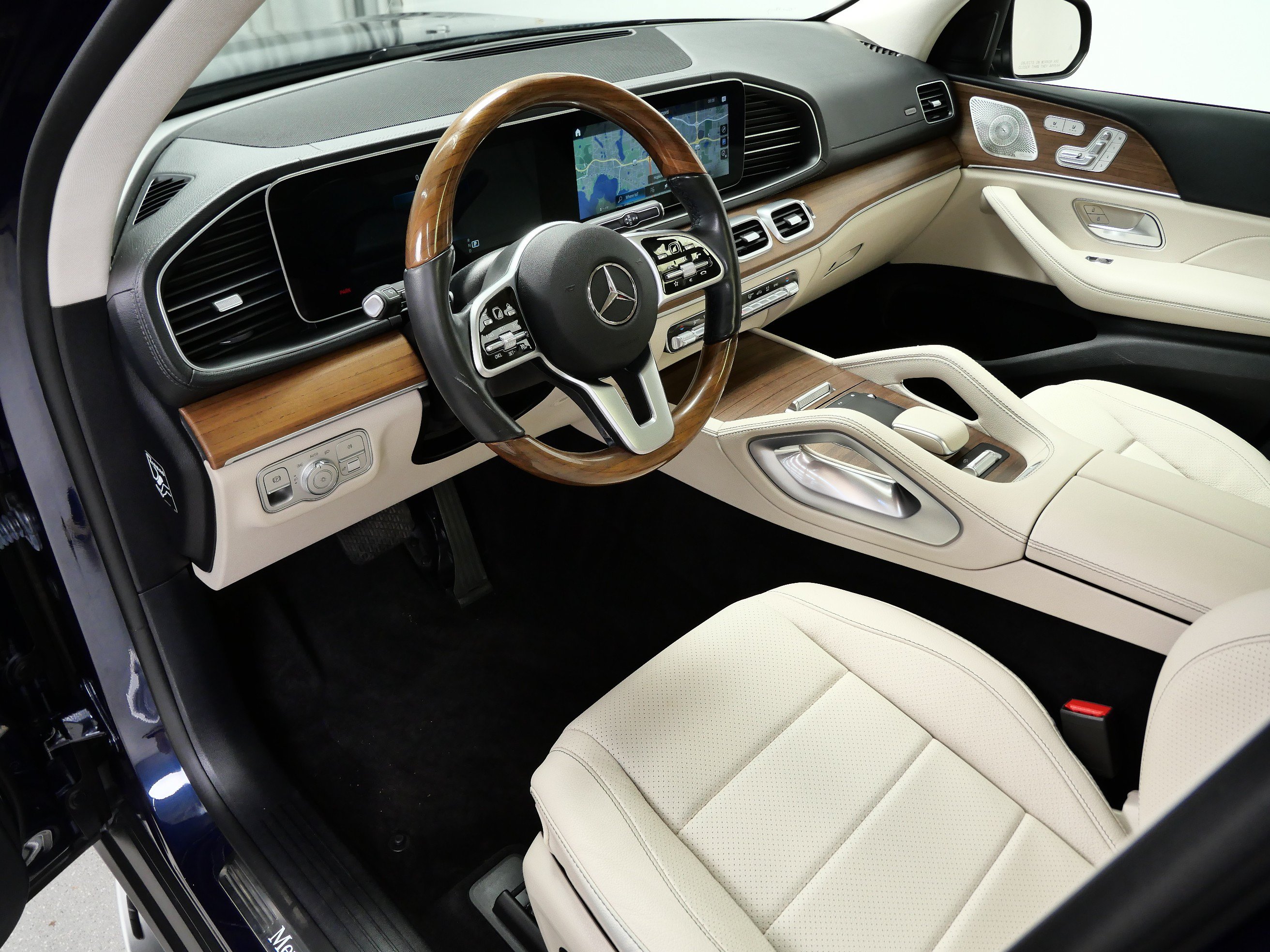 Used 2022 Mercedes-Benz GLS 450 4MATIC image 14