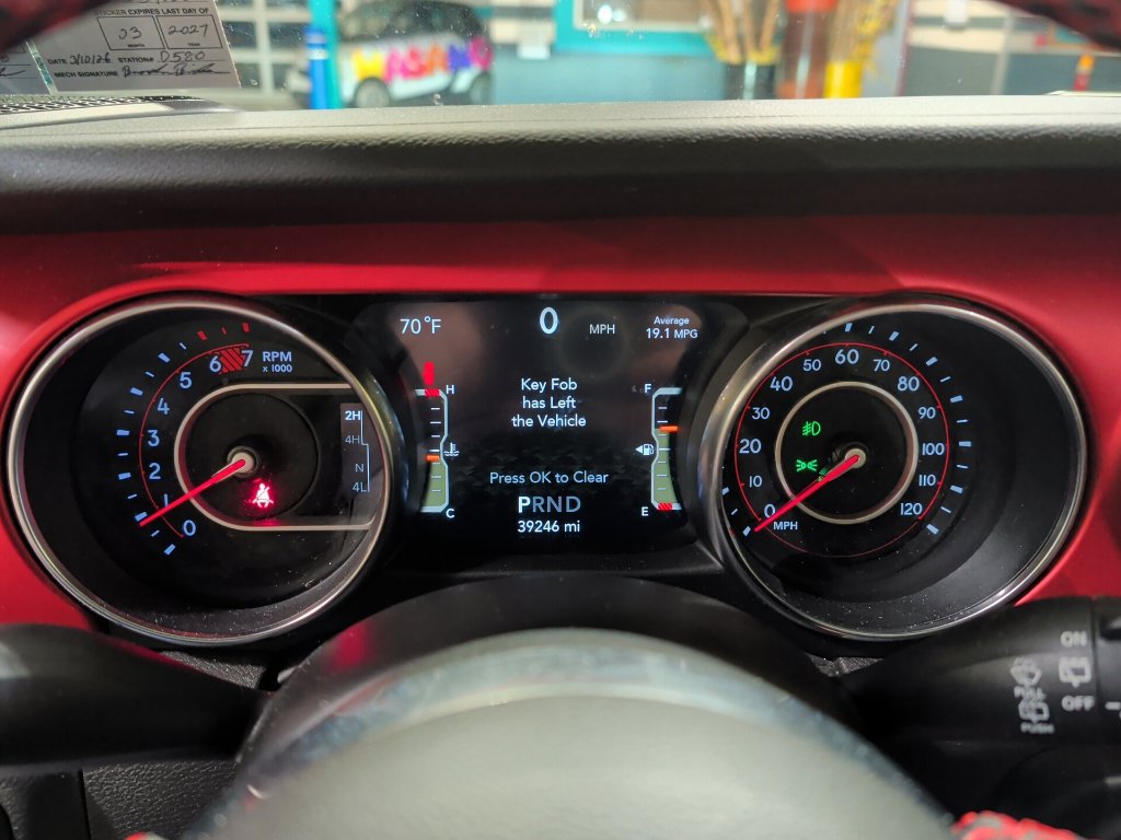 Used 2022 Jeep Wrangler Unlimited Rubicon w/ Dual Top Group AWD/4WD image 14
