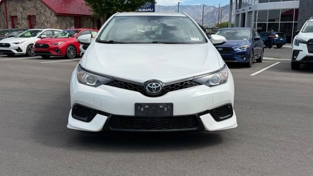 Used 2018 Toyota Corolla iM w/ Carpet Mat Package (TMS) FWD image 8