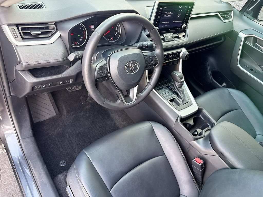 Used 2021 Toyota RAV4 XLE Premium AWD/4WD image 9