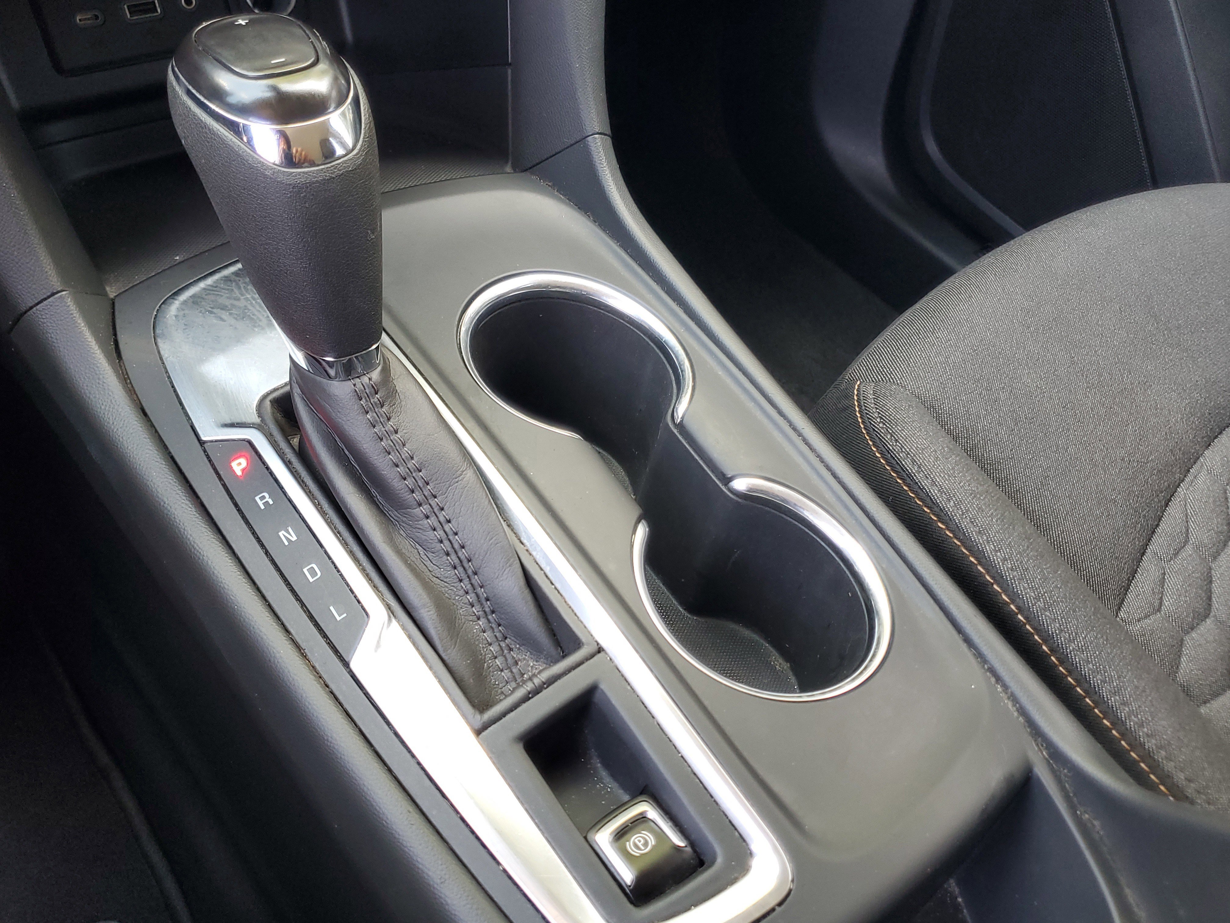 Used 2020 Chevrolet Equinox LT w/ LPO, Floor Liner Package image 27