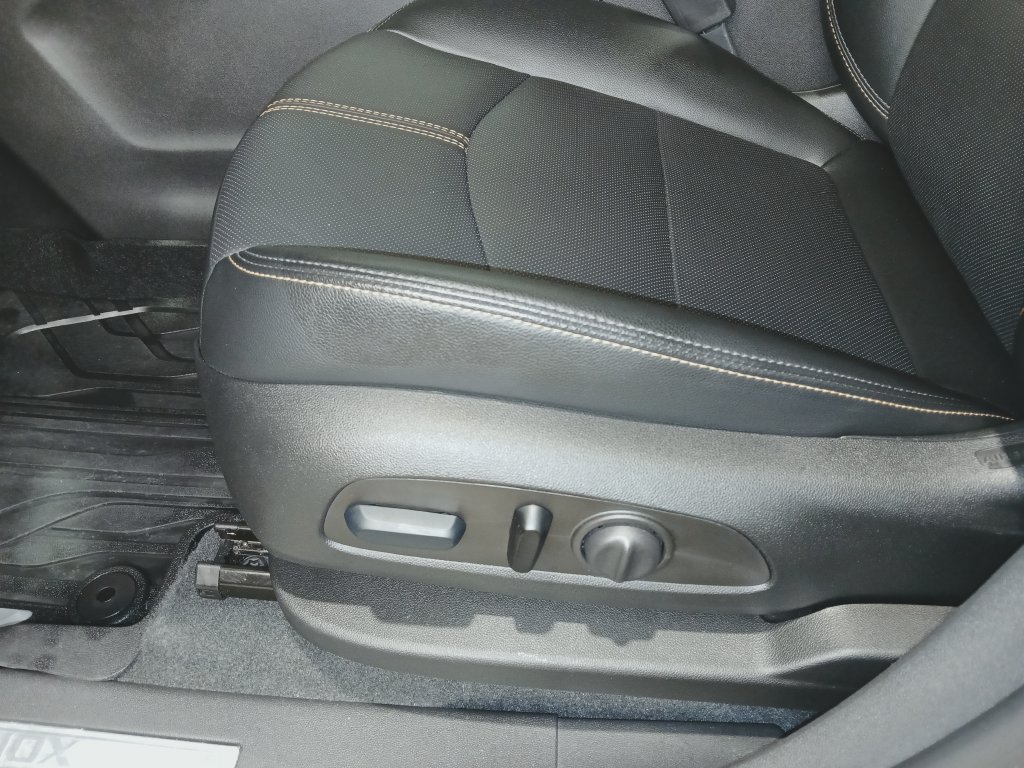 Used 2024 Chevrolet Equinox Premier AWD/4WD image 17