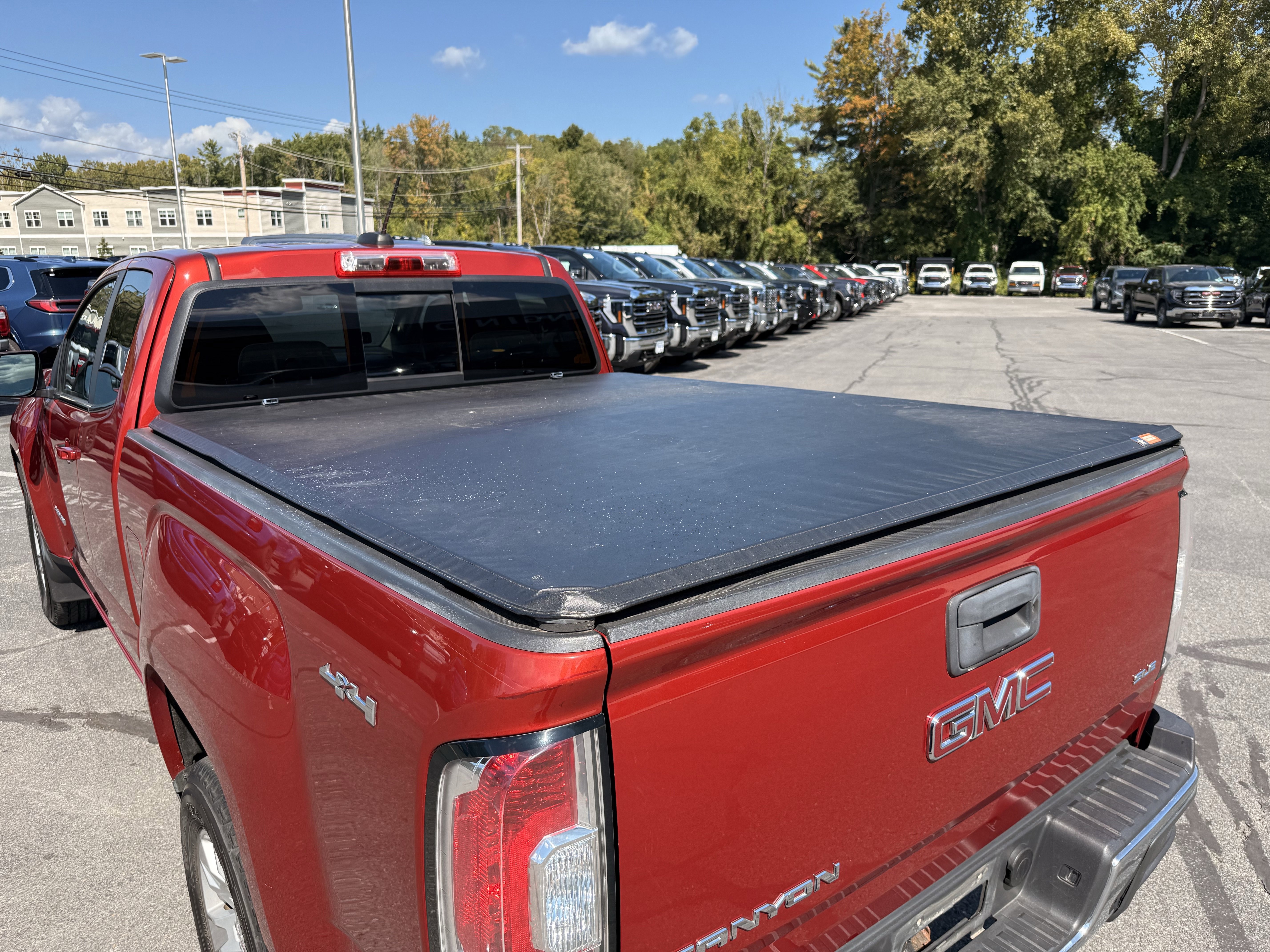 Used 2016 GMC Canyon SLE w/ SLE Convenience Package image 17