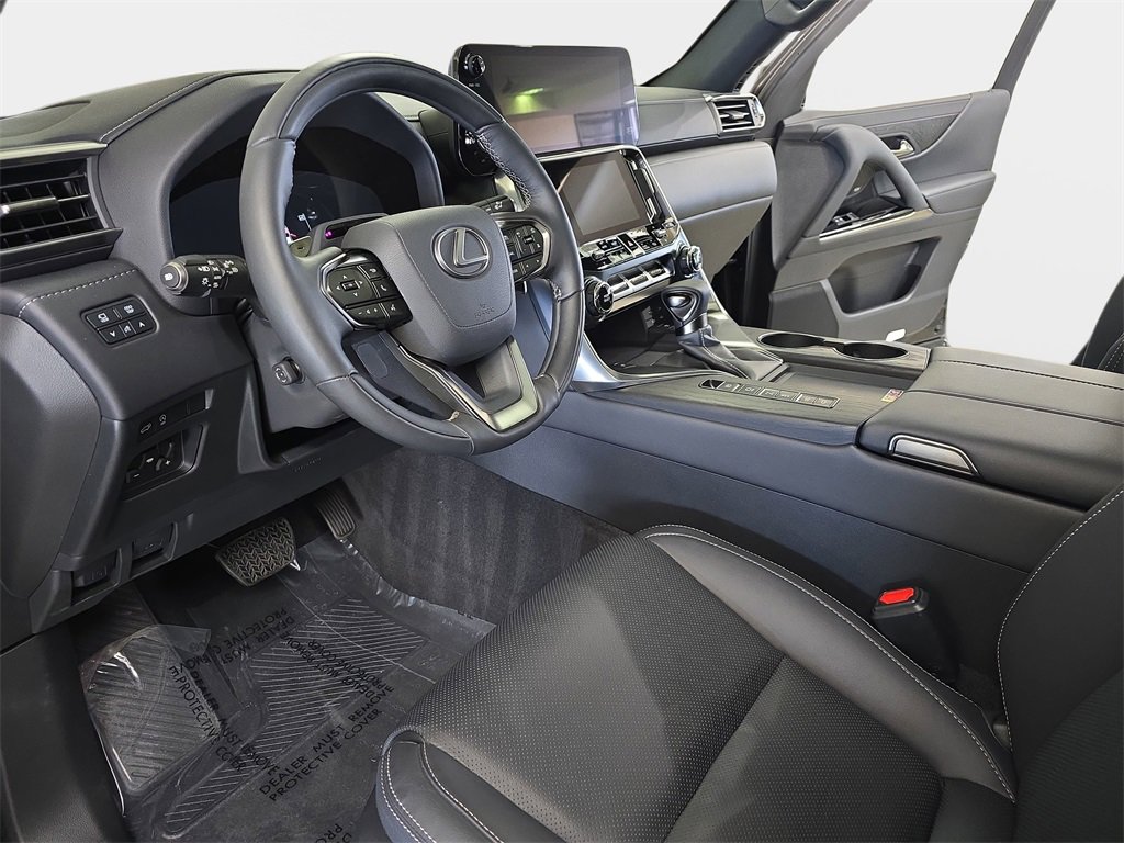 Certified 2025 Lexus LX 600 4WD w/ Luxury Package image 19