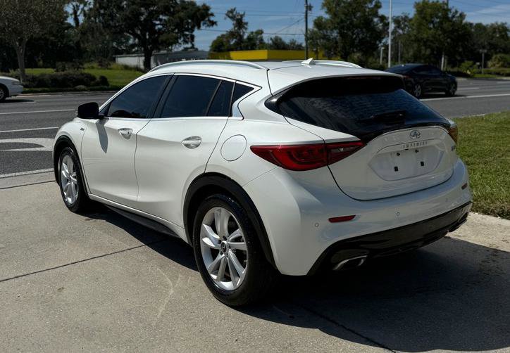 Used 2017 INFINITI QX30 Premium w/ Navigation Package image 2