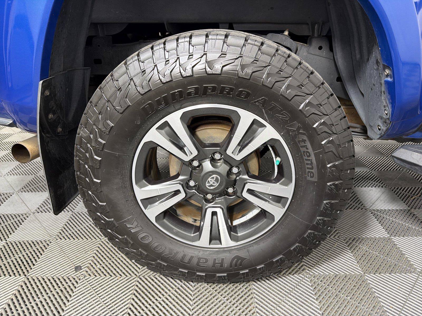 Used 2018 Toyota Tacoma TRD Sport RWD image 15