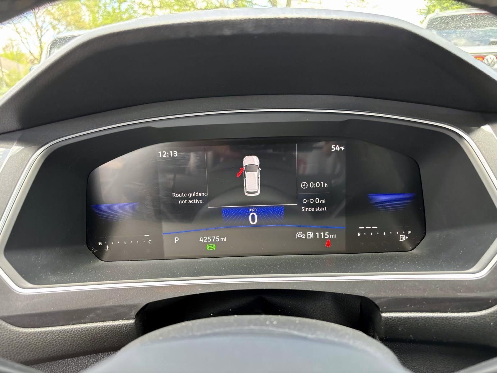 Used 2023 Volkswagen Tiguan SE w/ Panoramic Sunroof Package FWD image 15