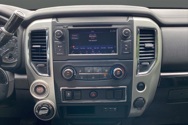 Used 2019 Nissan Titan SV AWD/4WD image 12