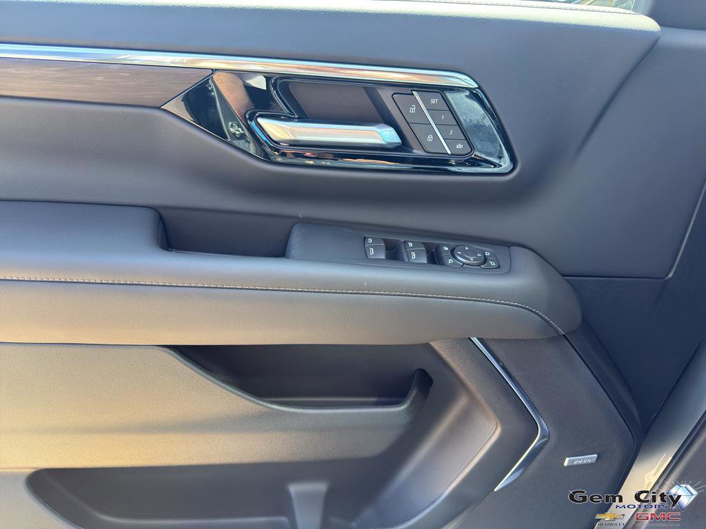 New 2026 Chevrolet Suburban Z71 w/ Comfort Package AWD/4WD image 29