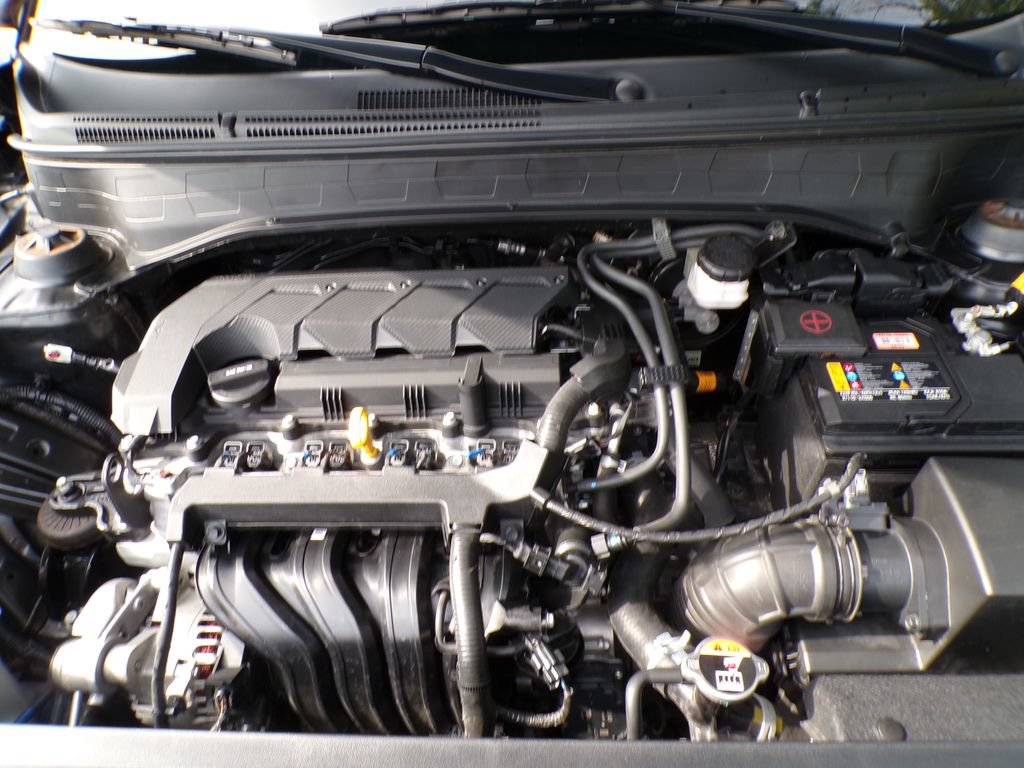 Used 2025 Hyundai Venue SEL FWD image 32