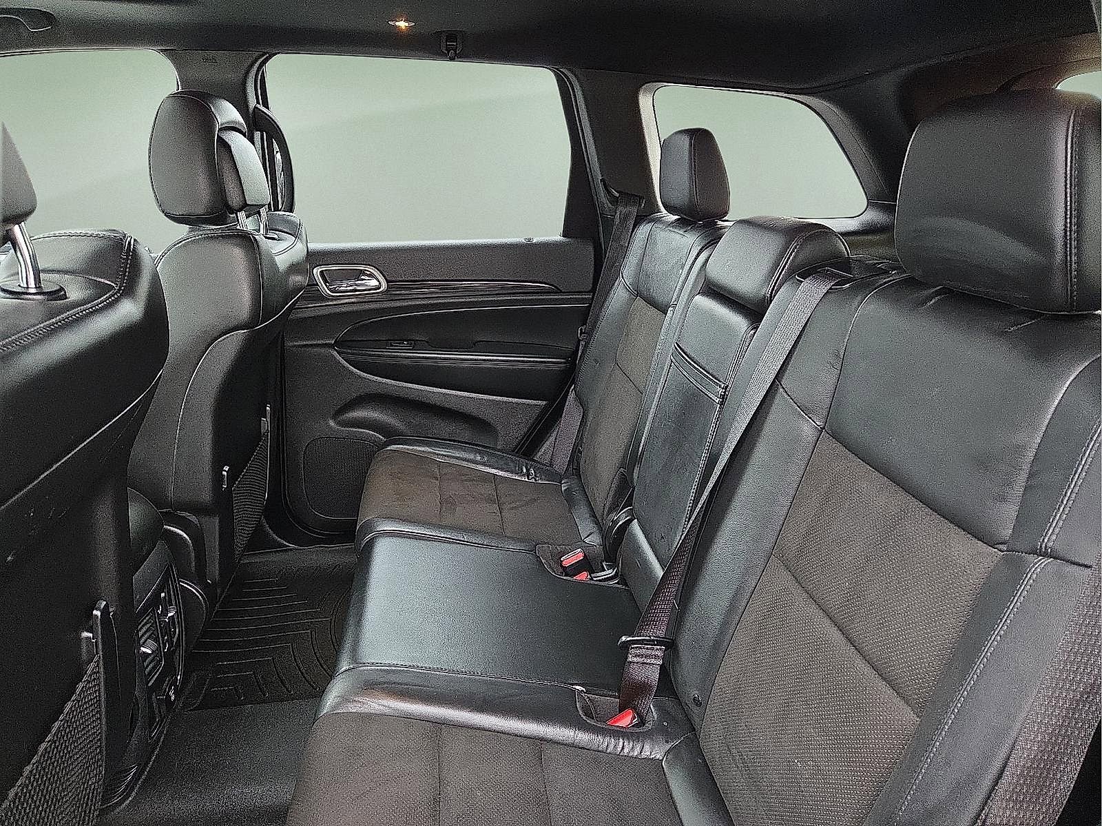 Used 2020 Jeep Grand Cherokee Altitude image 10