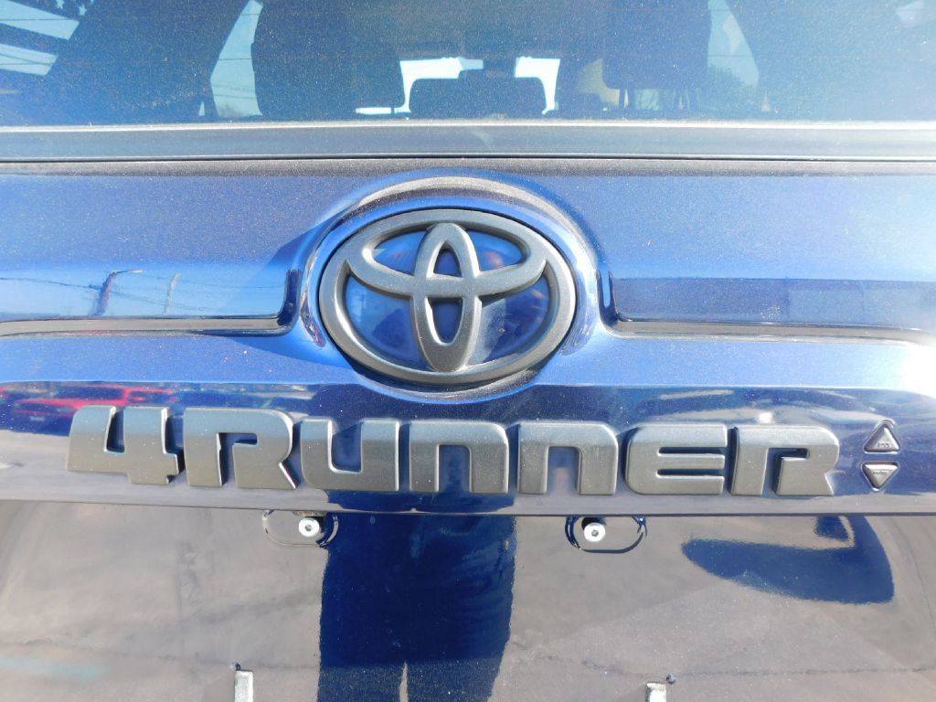 Used 2022 Toyota 4Runner SR5 image 11