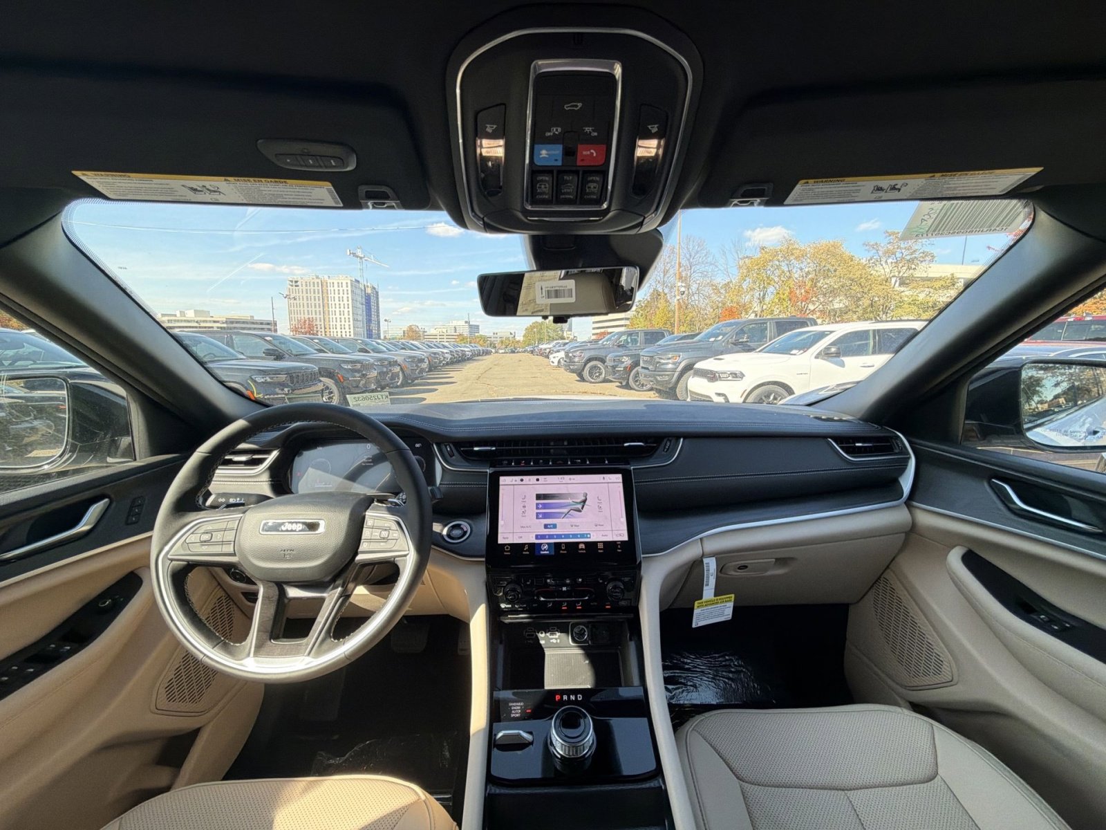 New 2025 Jeep Grand Cherokee Limited w/ Luxury Tech Group II image 23