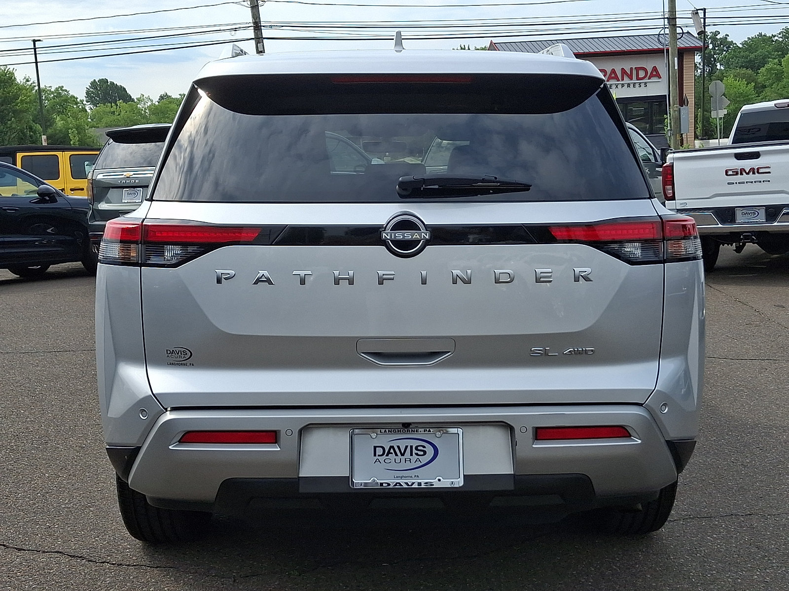Used 2025 Nissan Pathfinder SL AWD/4WD image 5