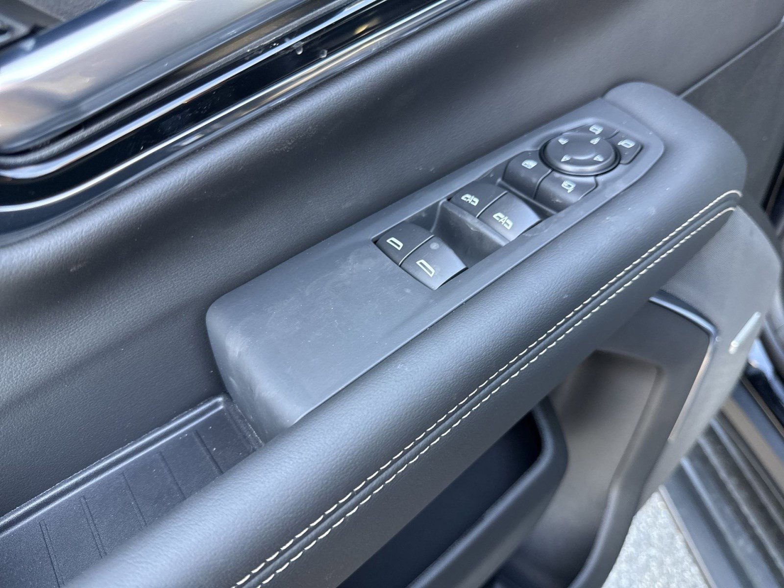 New 2026 GMC Yukon XL Elevation image 14