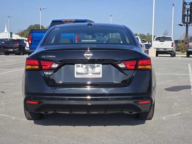 Used 2025 Nissan Altima 2.5 SV FWD image 6