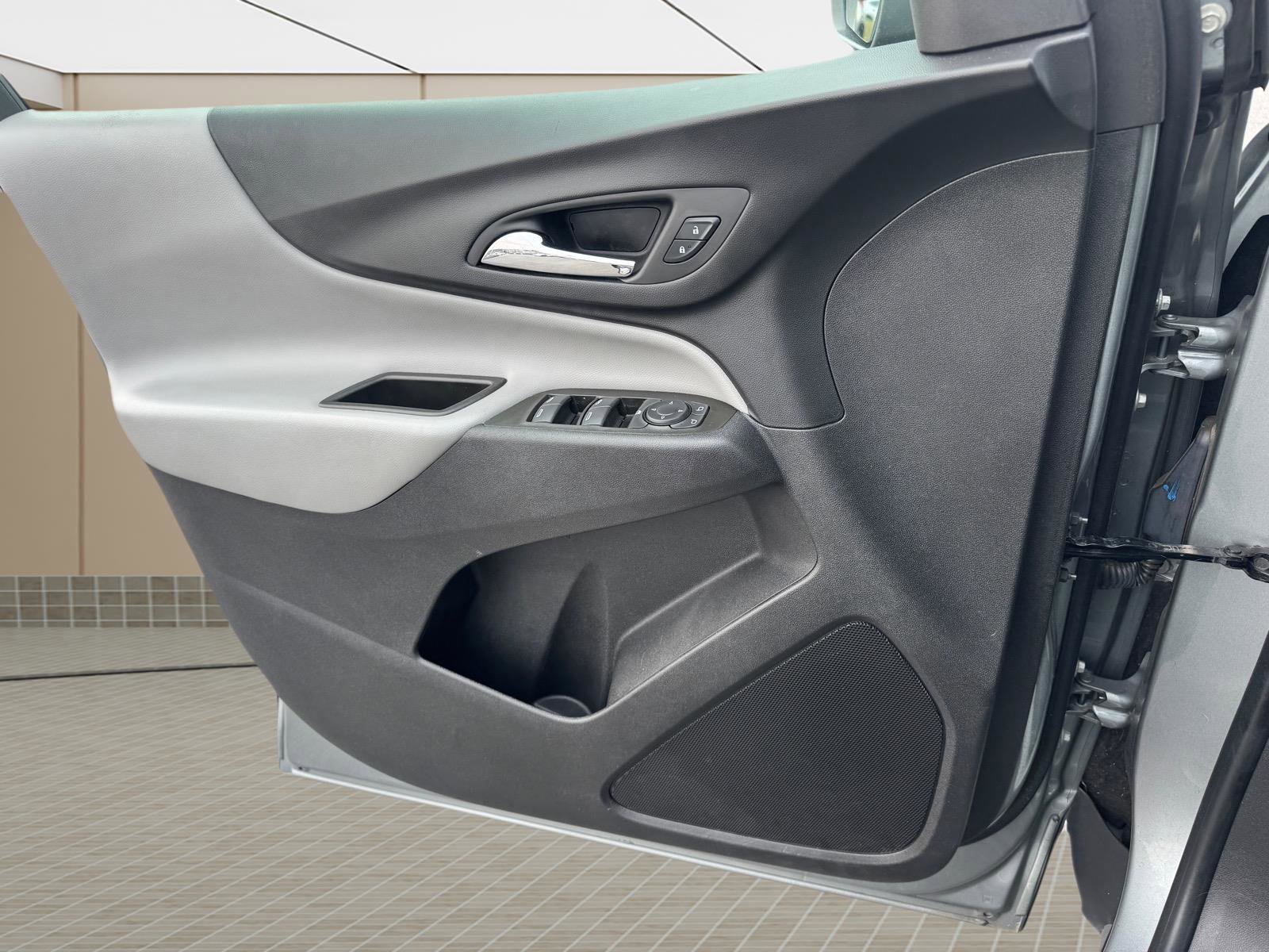 Used 2023 Chevrolet Equinox LT image 17