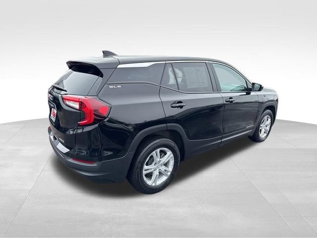 Used 2023 GMC Terrain SLE image 4