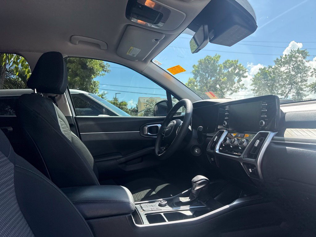 Used 2022 Kia Sorento LX FWD image 6