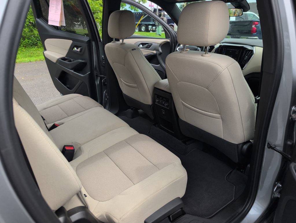 Used 2023 Chevrolet Traverse LS AWD/4WD image 15