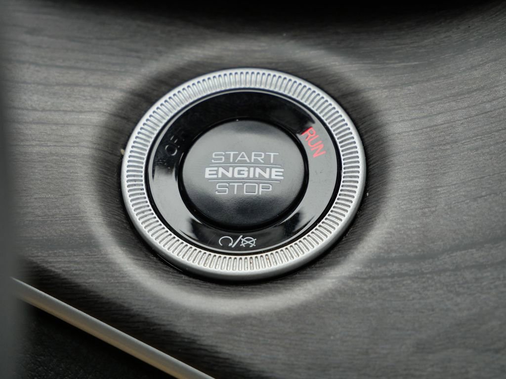 Used 2024 Jeep Grand Cherokee L Limited w/ Luxury Tech Group II image 48