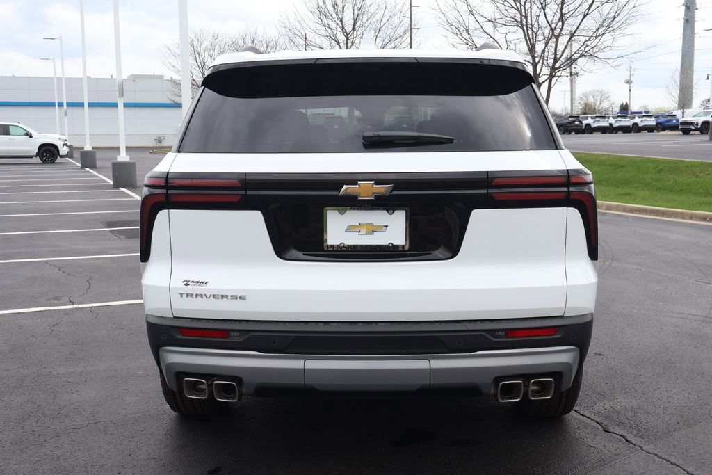 New 2026 Chevrolet Traverse LT w/ Driver Confidence Package FWD image 6