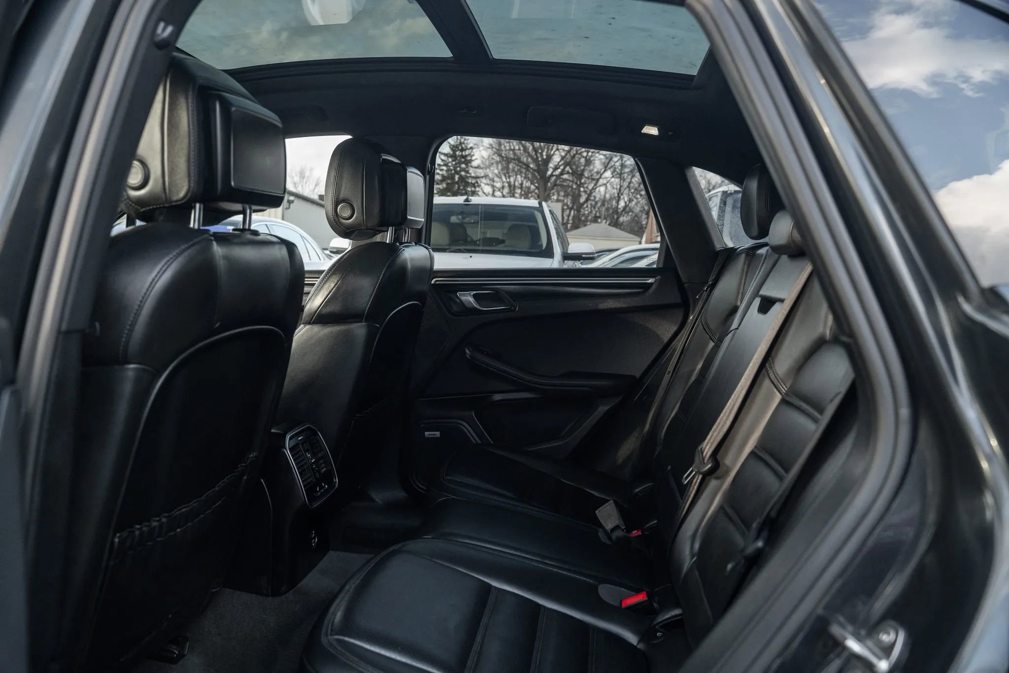 Used 2020 Porsche Macan S image 8