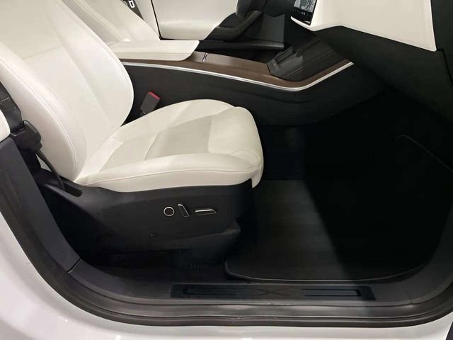 Used 2022 Tesla Model X image 84