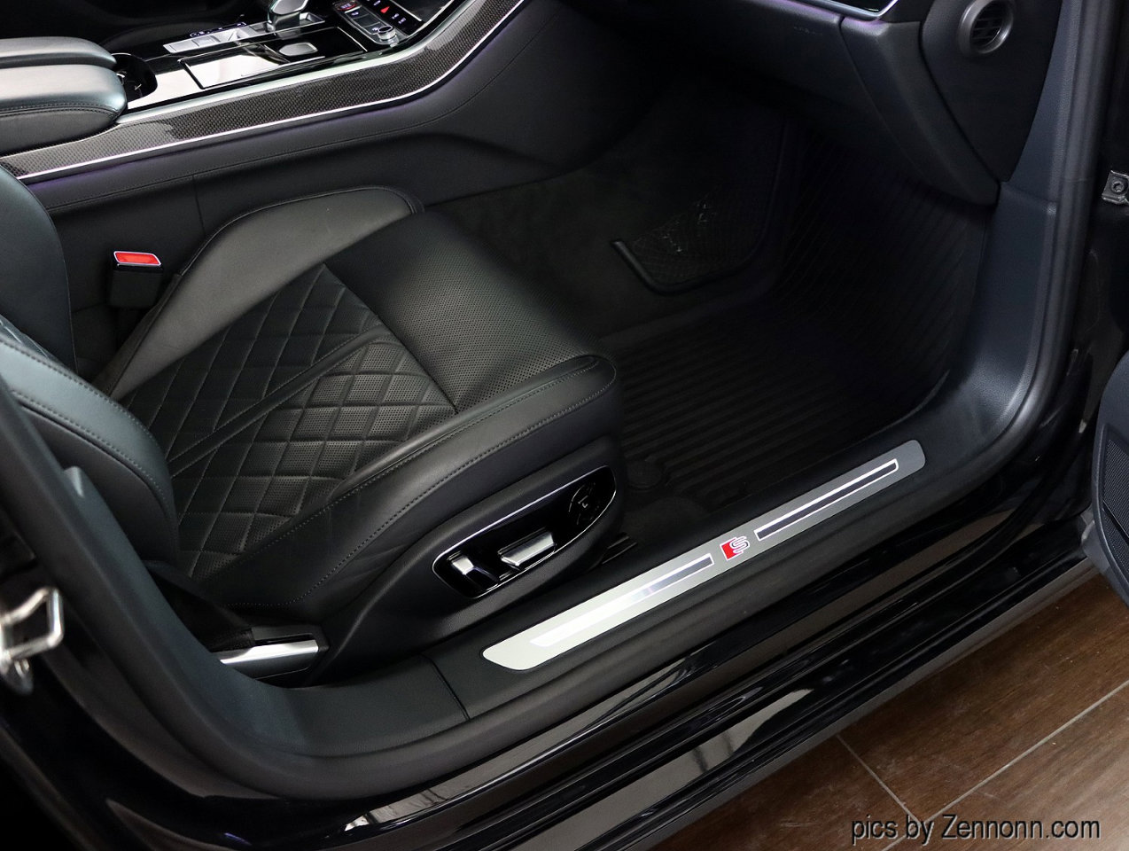 Used 2020 Audi S8 L w/ S8 Executive Package image 37